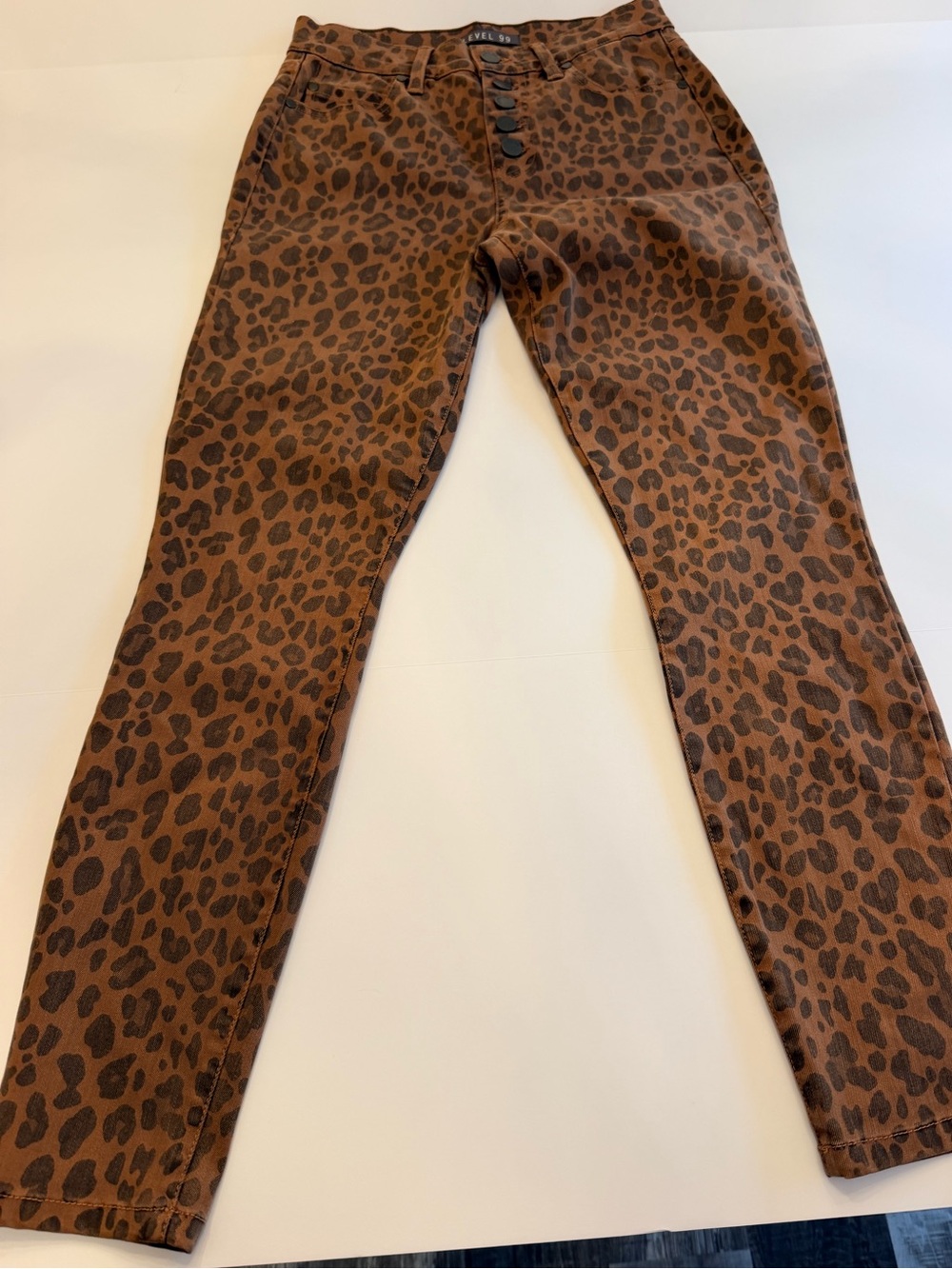 Level 99 Leopard Print Skinny Jeans – Button Fly